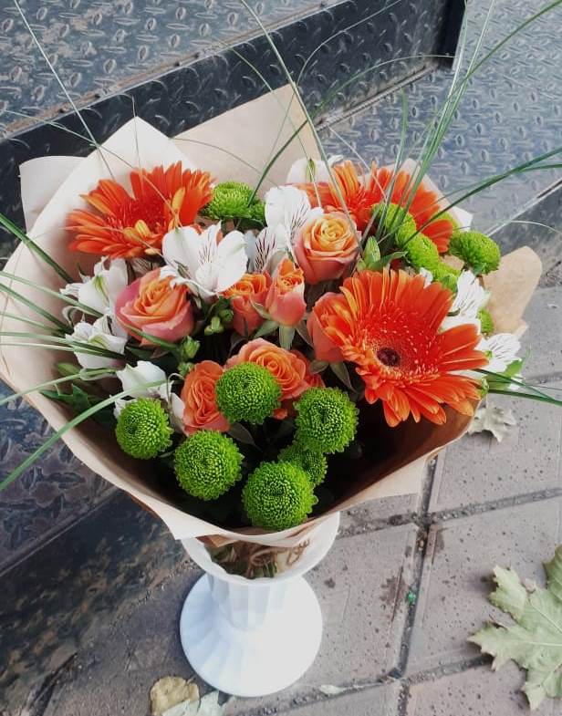 Букет цветов из: Герберы, Хризантемы, Альстромерии и Розы в Новой Ладоге