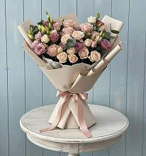 Букет цветов из:  Розы и Лизиантусы в Новой Ладоге