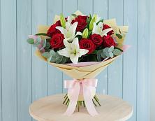 Букет цветов из:  Лилии и Розы в Новой Ладоге