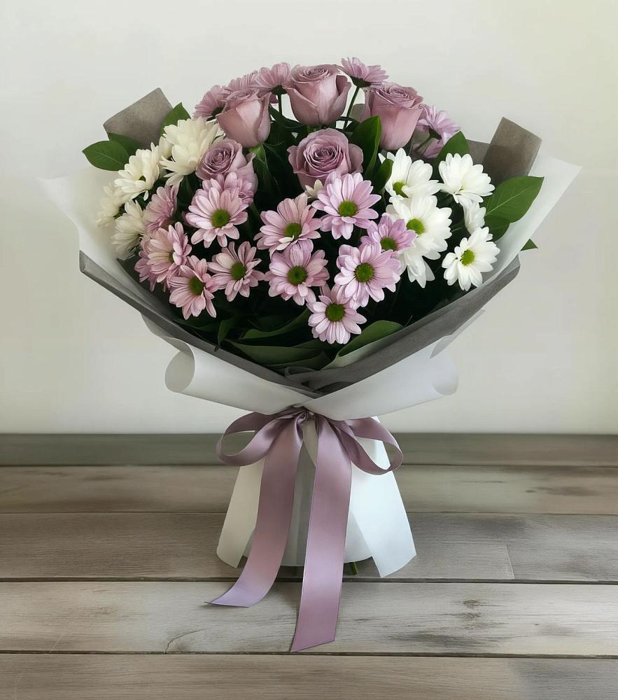 Букет цветов из: Хризантемы и Розы в Новой Ладоге