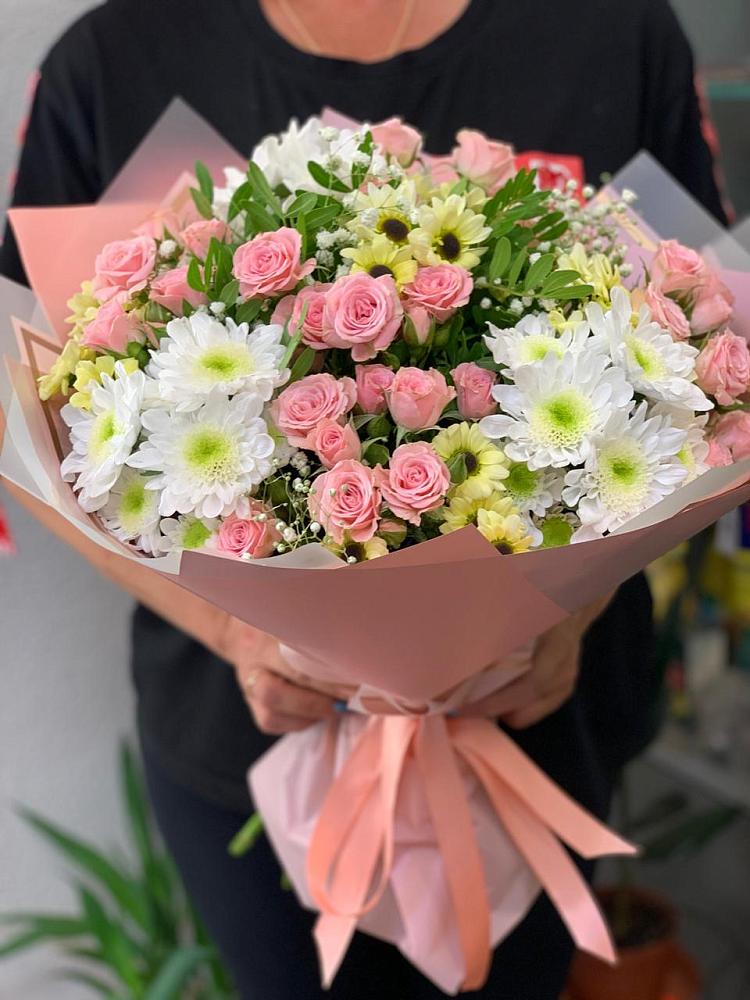 Букет цветов из: Розы и Хризантемы в Новой Ладоге