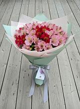Букет цветов из:  Альстромерии #REPLACE_PRED# Новой Ладоге