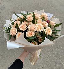 Букет Кремовые розы Латте в Новой Ладоге