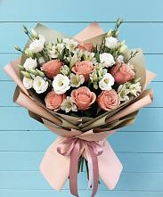 Букет цветов из:  Розы, Альстромерии и Лизиантусы в Новой Ладоге