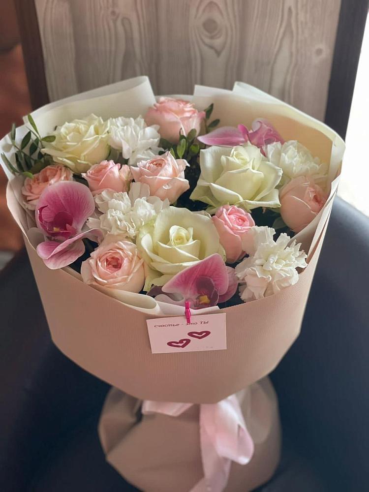 Букет цветов из: Орхидеи, Розы и Гвоздики в Новой Ладоге