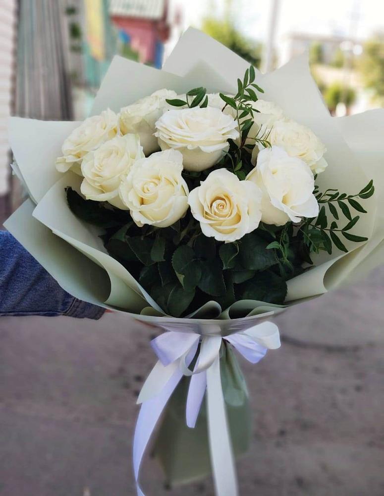Букет Белые розы Проуд в Новой Ладоге