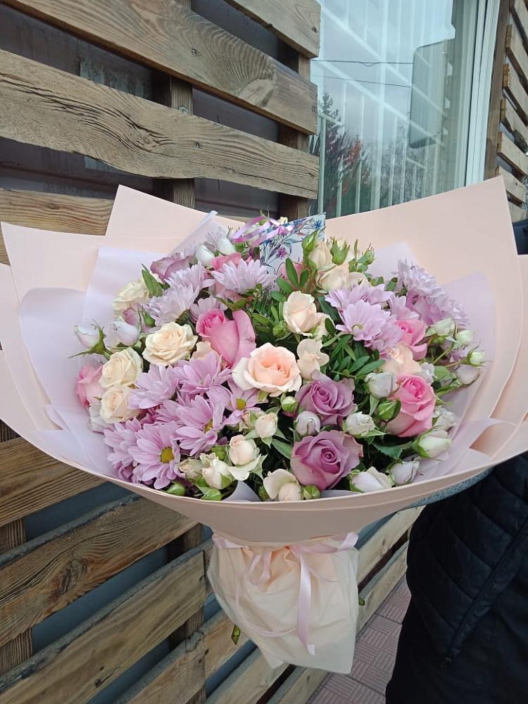 Букет цветов из: Розы и Хризантемы в Новой Ладоге