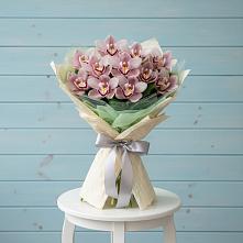 Букет цветов из:  Орхидеи и Розы в Новой Ладоге