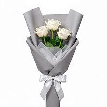 Букет 3 белые розы в Новой Ладоге