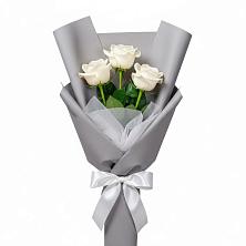 Букет 3 белые розы в Новой Ладоге