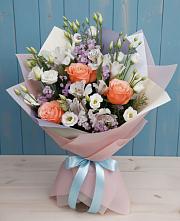 Букет цветов из:  Лизиантусы, Розы, Альстромерии и Гипсофила в Новой Ладоге