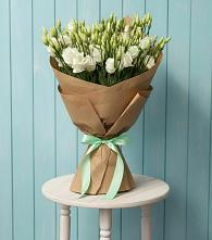 Букет цветов из:  Лизиантусы в Новой Ладоге