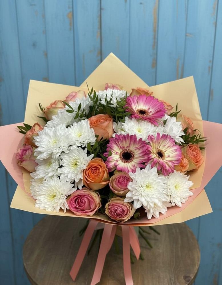 Букет цветов из: Розы, Герберы и Хризантемы в Новой Ладоге