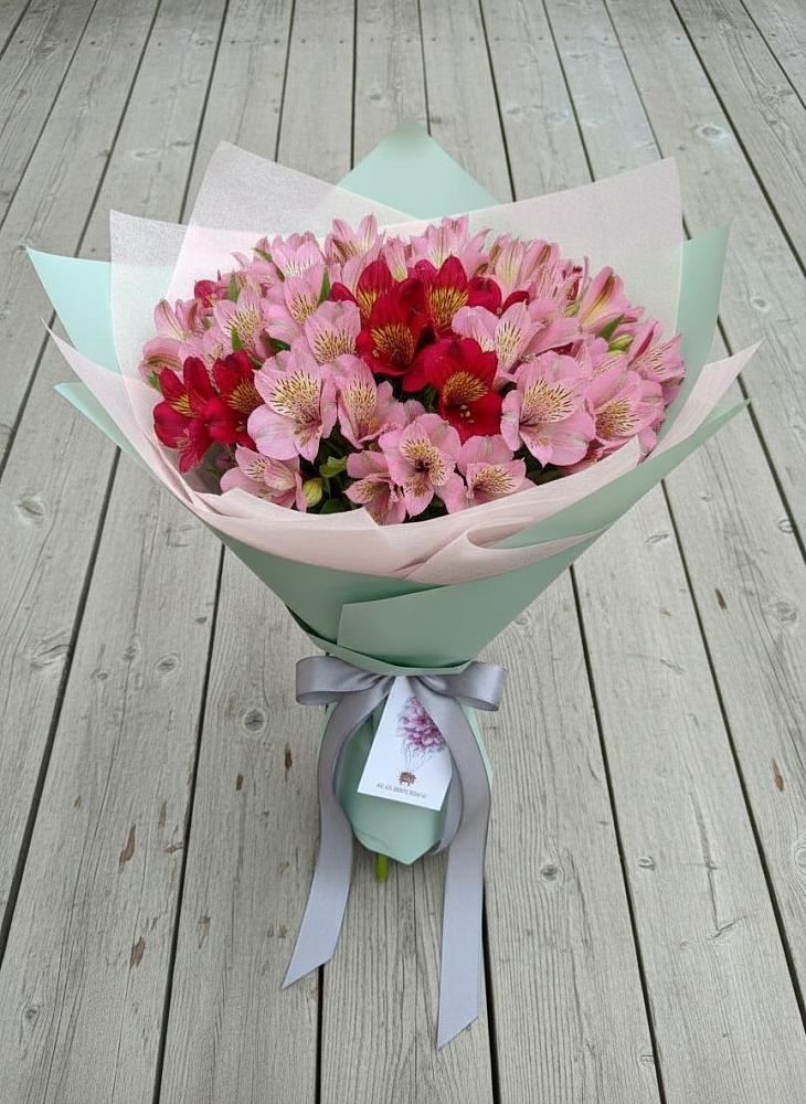 Букет цветов из: Альстромерии в Новой Ладоге