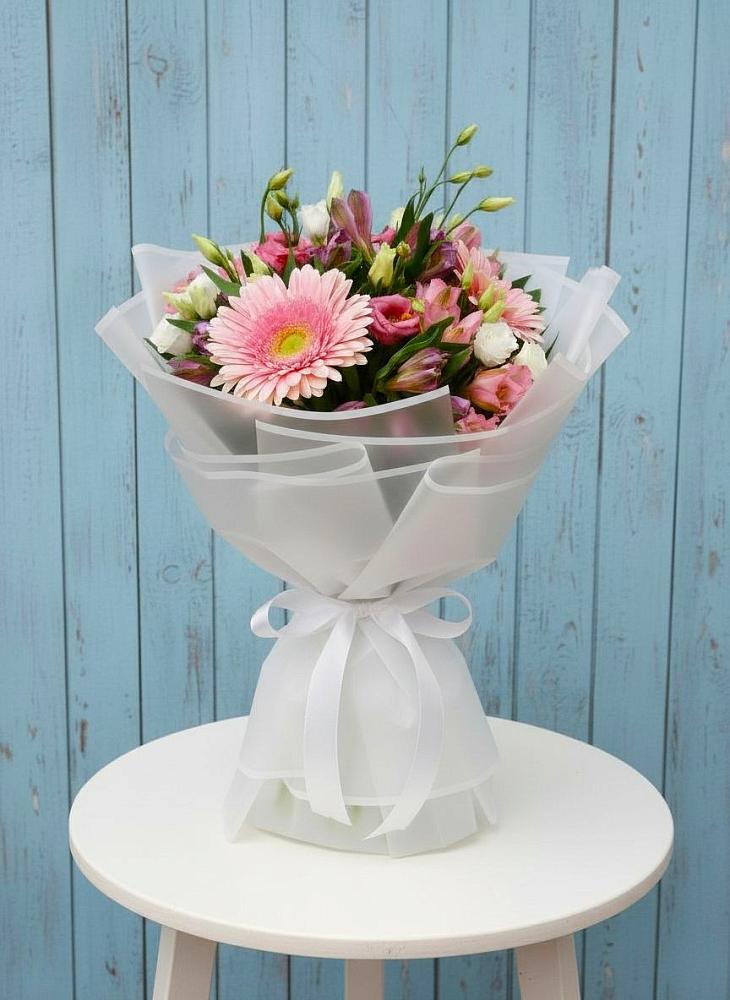 Букет цветов из: Герберы, Альстромерии и Лизиантусы в Новой Ладоге