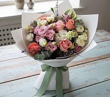 Букет цветов из:  Розы, Лизиантусы и Гвоздики в Новой Ладоге