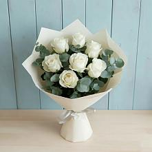 Букет Белые розы в Эвкалипте в Новой Ладоге