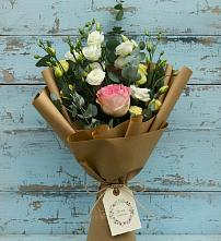 Букет цветов из:  Розы и Лизиантусы в Новой Ладоге