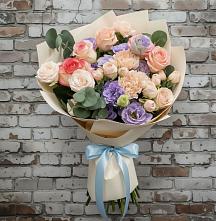 Букет цветов из:  Розы, Лизиантусы и Гвоздики в Новой Ладоге