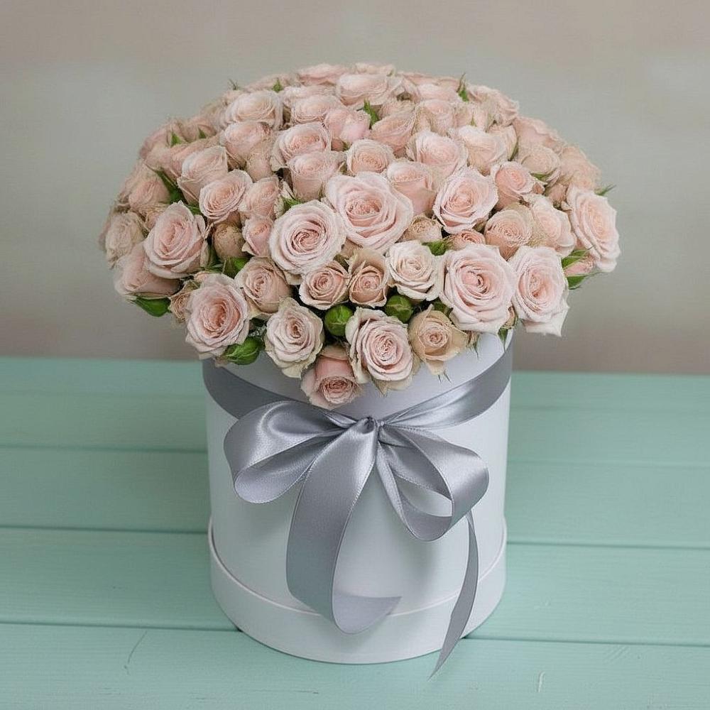 Цветочная композиция из Розы в шляпной коробке в Новой Ладоге